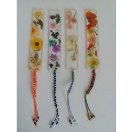 Separador de libros Clararte Mp03 en resina con flores secas