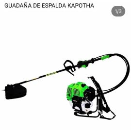 Guadaña de espalda