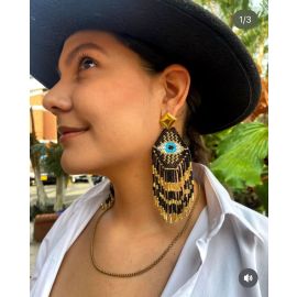 Aretes tejidos en mostacilla ojo turco